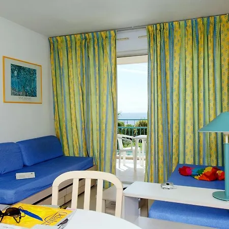 Odalys Les Pins Bleus Апарт-готель 2*