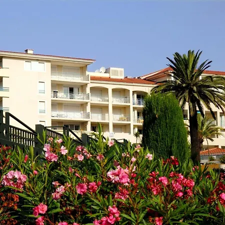 Aparthotel Odalys Les Pins Bleus 2*